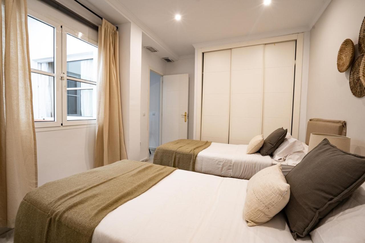 Stay U-Nique Apartments Plaza Constitucion Malaga Bagian luar foto